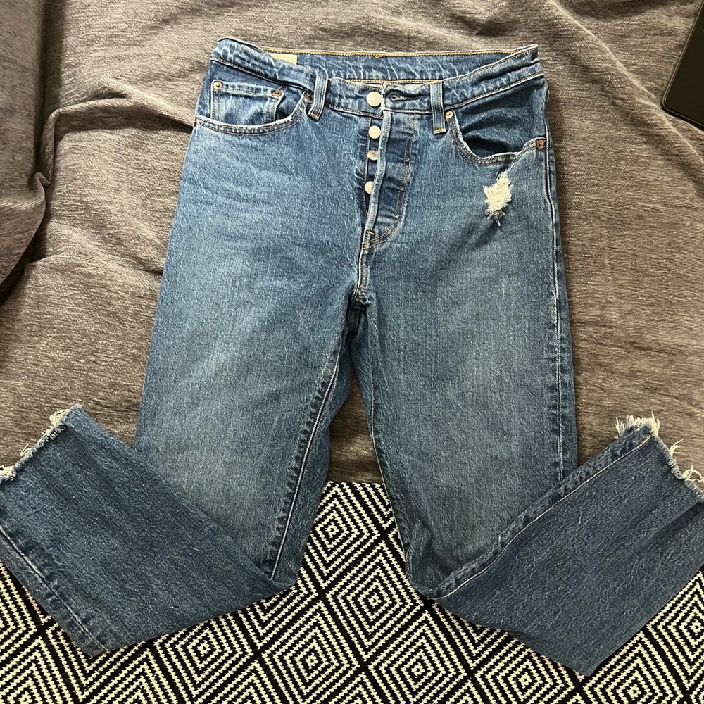 Levi’s 501 Women Size 28 X 26 High Rise Straight Blue jean Raw Hem